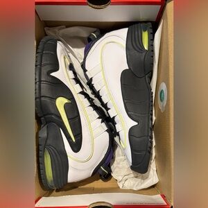 Nike NIB Air Max Penny Size 9 Men 10.5 Women ✨